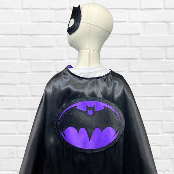 Batman Purple and Black Superhero Cape and Mask For Age 2-4 - Picture 2 of 3